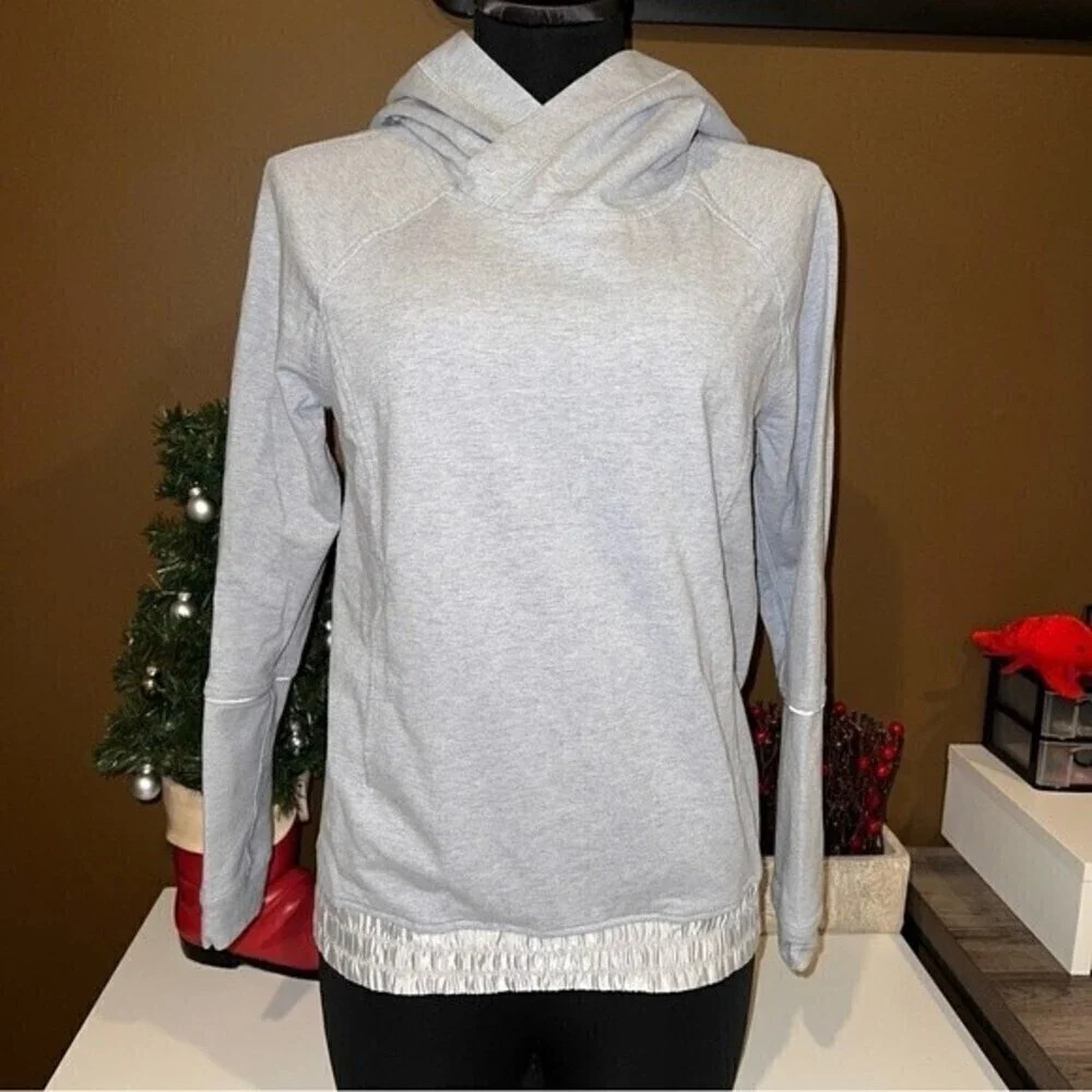 Lululemon All Good Pullover size 6